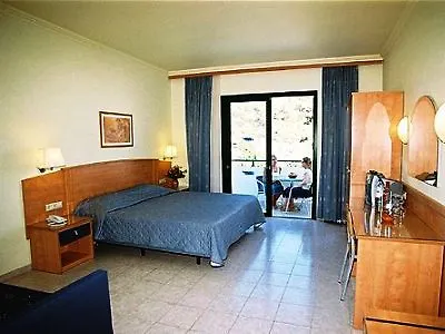 Pefkos & Hotel