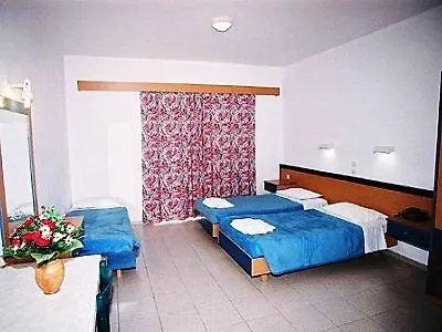 Pefkos & 3*